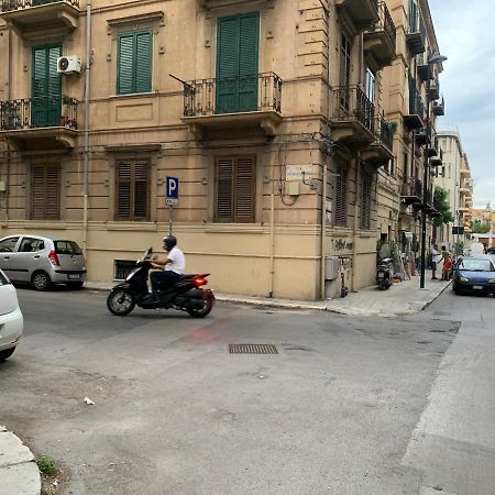 Al Centro Di Tutto Apartment Palermo Ngoại thất bức ảnh