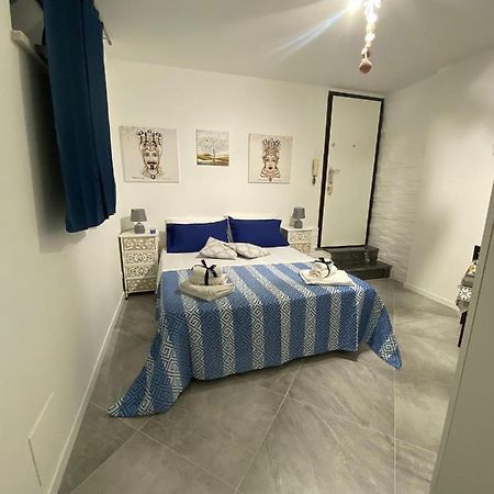 Al Centro Di Tutto Apartment Palermo Ngoại thất bức ảnh