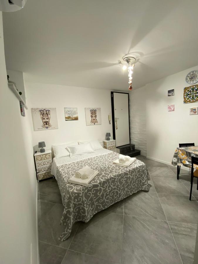 Al Centro Di Tutto Apartment Palermo Ngoại thất bức ảnh