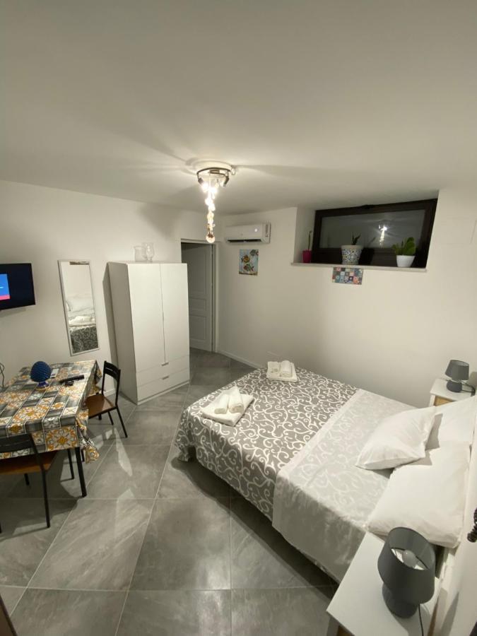 Al Centro Di Tutto Apartment Palermo Ngoại thất bức ảnh