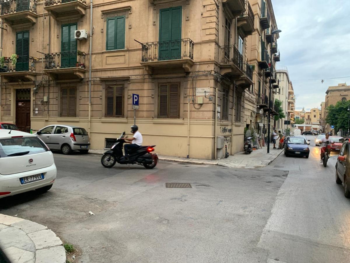 Al Centro Di Tutto Apartment Palermo Ngoại thất bức ảnh